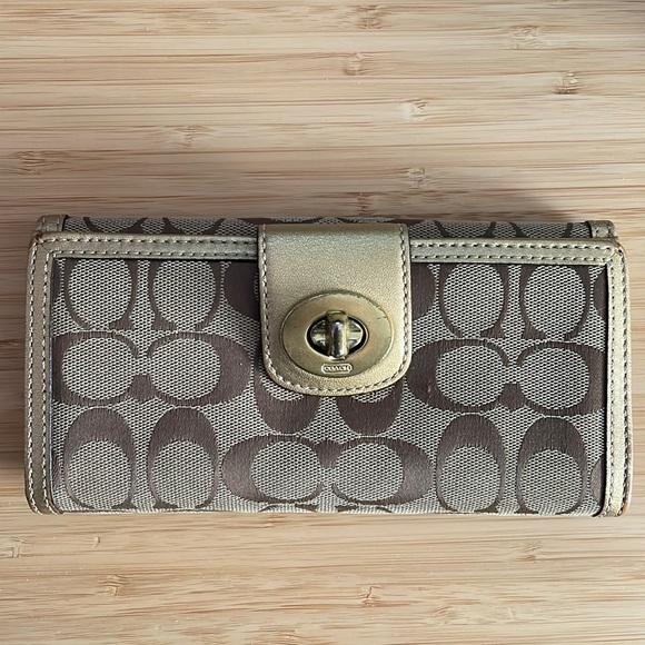 Coach Wallet - Picture 1 of 3